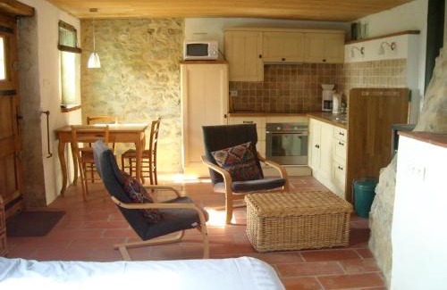 Prats-de-Mollo-la-Preste House | Mas Taillet Le Camelia