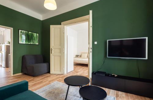 Vinohrady Apartment | Masaryk Lounge