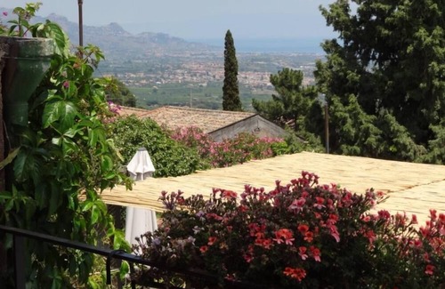 Mascali House | Mascali: Country Cottage/Gite - Mascali