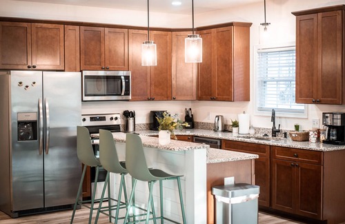 Massanutten Ski Chalet | Massanutten Vacation! Family Home with 3 King Beds + Large Hot Tub