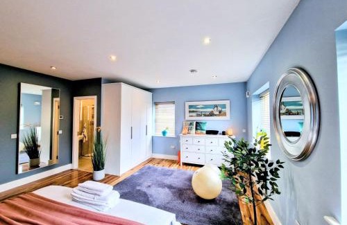 Dublin House | Master bedroom with ensuite