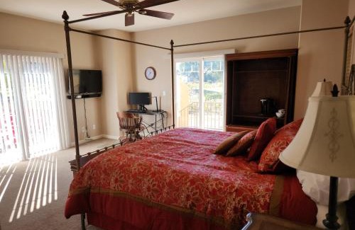 Shenandoah Valley House | Master Vineyard View Suite in Wine Country