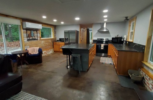 Matthews Cabin | Masters Rental. Charming cabin, dog friendly, close to Augusta/Ft Gordon.