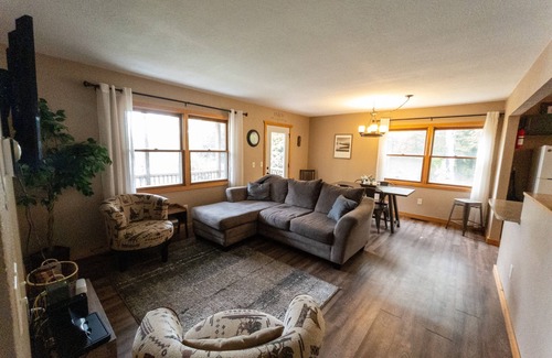 Wetmore House | Masters Retreat: Near Pictured Rocks!