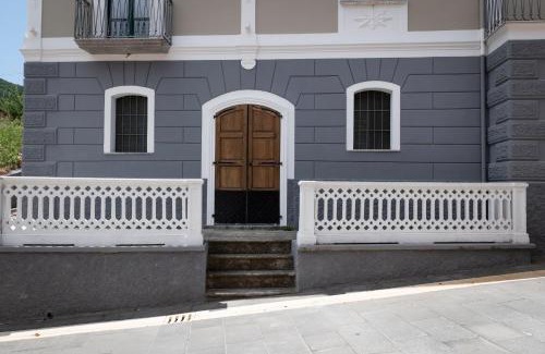 San Pietro al Tanagro Apartment | Mastu Gilardo