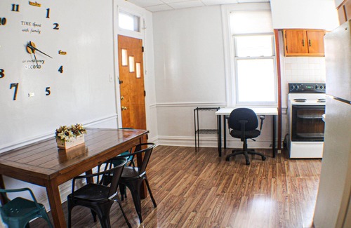 Bloomfield Apartment | Mathilda Street Trio - The Lodge with King Bed