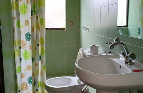 Gacharageini Hotel | Mathioya River Lodge
