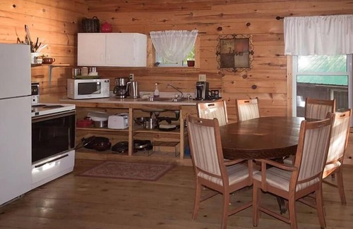 Papineau-Cameron Cottage | Mattawa River Resort