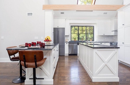 Town of Southold Town House | Mattituck Luxury Estate + Pool + 5 Bedrooms