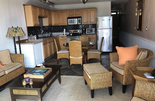 Kuau Apartment | Maui's best Surf, wdsurf, snorkeling by secluded beach+ AC