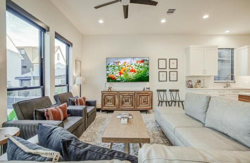 Mahncke Park House | Maverick's Pool Paradise