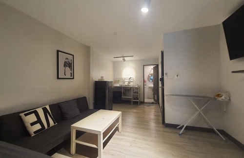 Thanon Phaya Thai Apartment | MAXi MaMa House Rangnam Platunam Bangkok 12 PAX 6 beds Entire Home 8 min to ARL