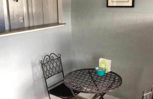 Loudonville Apartment | May 12-14 Available - 2nd Floor 1 Bedroom Apt Downtown Loudonville/Mohican