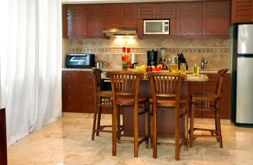 Downtown Hotel | Maya Villa Condo Hotel and Beachclub