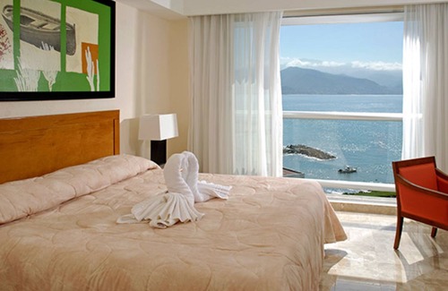 Isla Iguana Resort | Mayan Palace Master Rm Puerto Vallarta - Beach - Entertainment - Family Friendly