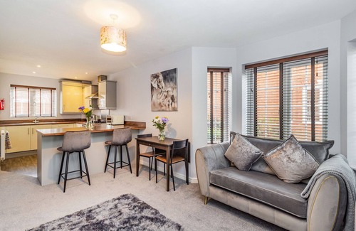 Wigan Cottage | MAYFAIR, family friendly, with a garden in Billinge