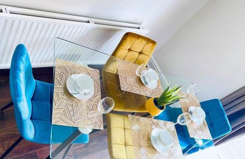 Birmingham Apartment | Mayfair Place - Cosy 3 Bedroom House with Free Parking