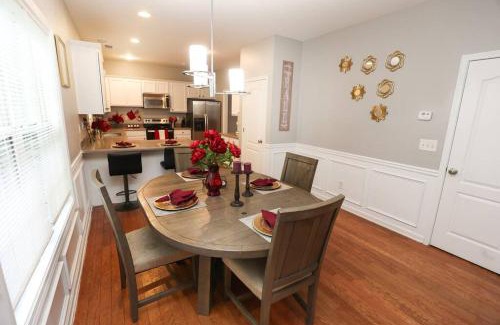 South Atlanta House | MBZ Stadium*Modern house*King bed*Wi-fi*Smart TV