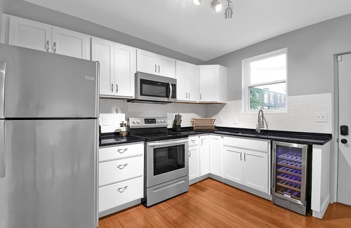 Olde Towne East House | McAllister Townhouse: where comfort and style meet!