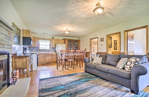 McArthur Cottage | Mcarthur Cabin: Peaceful Getaway on Farm!