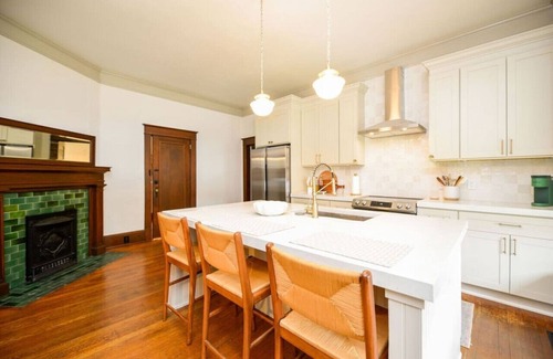 Burlington Apartment | McCauley House A | Classic, Updated & Functional