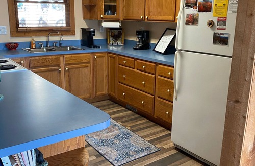 Townsend Cabin | McDaniels Misty Blue ~ A Cozy & Quaint Cabin w/Exceptional Smoky Mountain Views