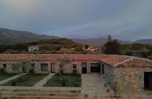 Sakës House | Me Ra, Mrizi Zanave