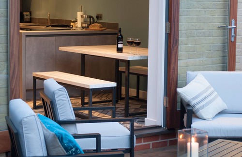 Trumpington House | Meadow Cottage, 10 minutes drive to Cambridge centre.