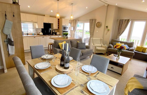 Cayton Bay Cottage | MEADOW LODGE, pet friendly, country holiday cottage in Cayton