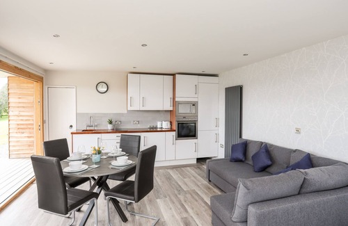 Corwen Cottage | MEADOW LODGE, pet friendly, country holiday cottage in Corwen