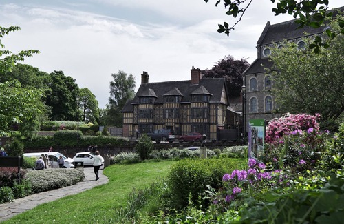 Shrewsbury Apartment | Meadow Terrace