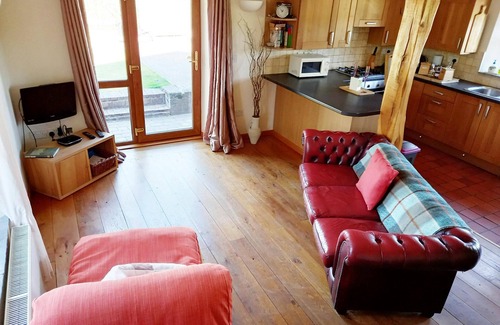 Narberth Cottage | Meadow View Cottage, Narberth