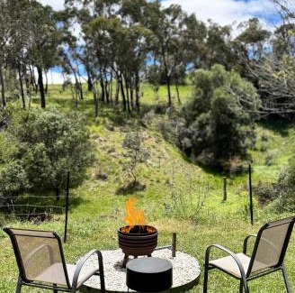 Lidster Villa | Meadowbrook Tiny House - Stay among the best wineries in Orange