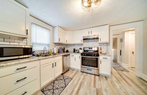 Meadville Apartment | Meadville Apartment with Deck Less Than 2 Mi to Allegheny!