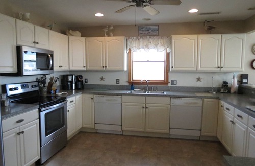 Carova Beach House | Meant To Be Your Home Away from Home 5 BR, 4.5 BA Pool Hot Tub Walk to 4X4 Beach