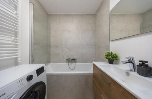 Old Town Apartment | Medená Luxe Residence - 2BR Old Town & Bratislava