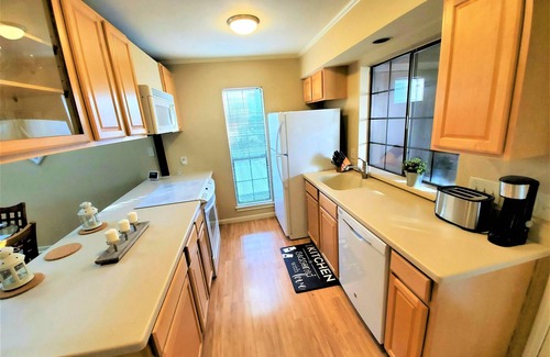 Medical Center District Condo | Medical Center, Gorgeous Condo Centrally located must see!