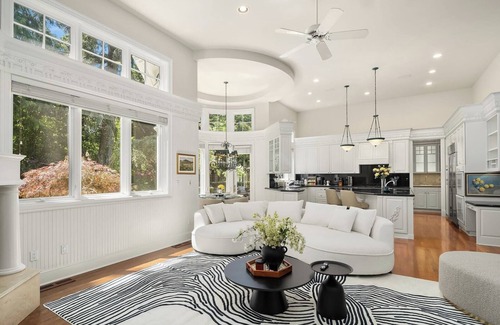 Medina Villa | Medina Elegant 5BR Mansion|Lake Park & Bellevue DT
