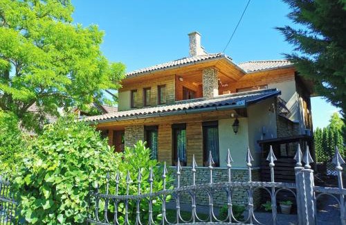 Balatonoszod House | Mediterrán Vendégház