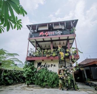 Hargomulyo House | Medjora Homestay Kemuning