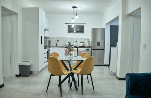 Greater Johannesburg Metropolitan Area Apartment | Medon Luxury Suites with power back up