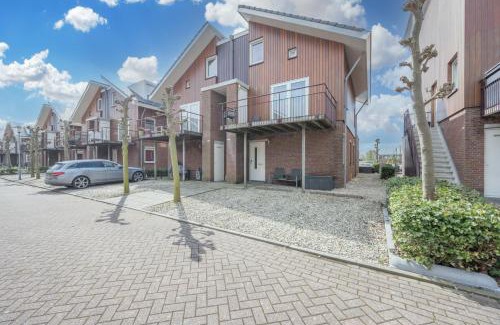 Municipality of Uitgeest House | Meerzicht 70 - Vakantiehuis aan het water!