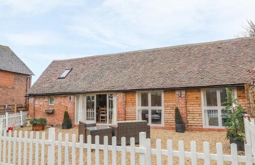 Tiddington House | Megs Cottage