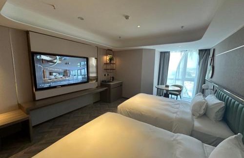 Dongtai Hotel | Mehood Lestie, Dongtai Railway Station