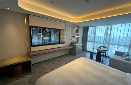 Dongtai Hotel | Mehood Lestie, Dongtai Railway Station