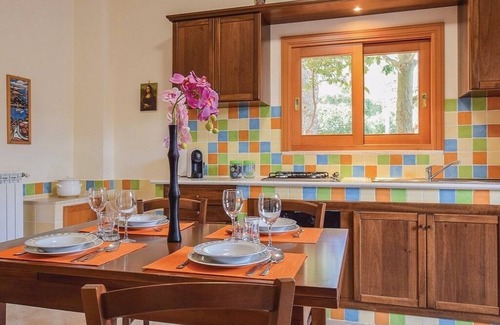 Sant'Onofrio House | Melania House woman