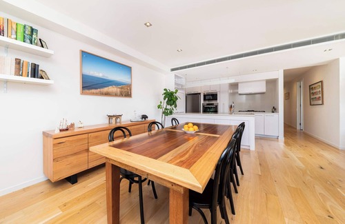 Brighton Apartment | Melbourne Penthouse Apartment A Walk to Brighton Beach