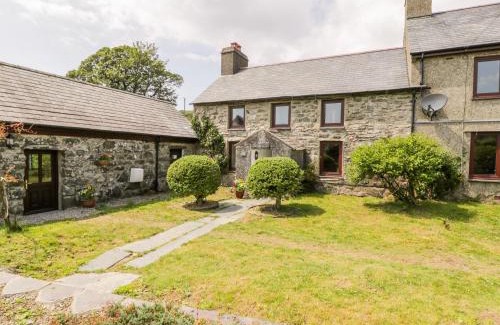 Garndolbenmaen House | Melin Bach