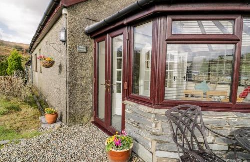 Garndolbenmaen House | Melin Newydd