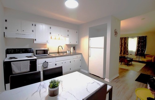 Fairborn Apartment | Mellow Mimosa Mission, Condo -Minutes to WPAFB & WSU, Fast Wifi, A/C
